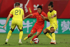 冠背后